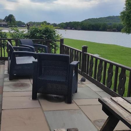 Tegid Lodge- Pine Lake Resort Carnforth Bagian luar foto