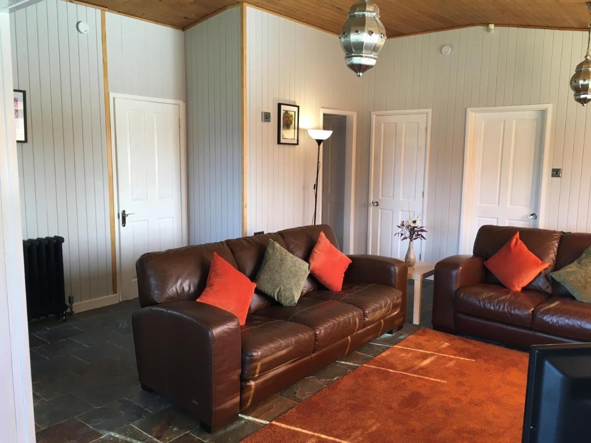 Tegid Lodge- Pine Lake Resort Carnforth Bagian luar foto