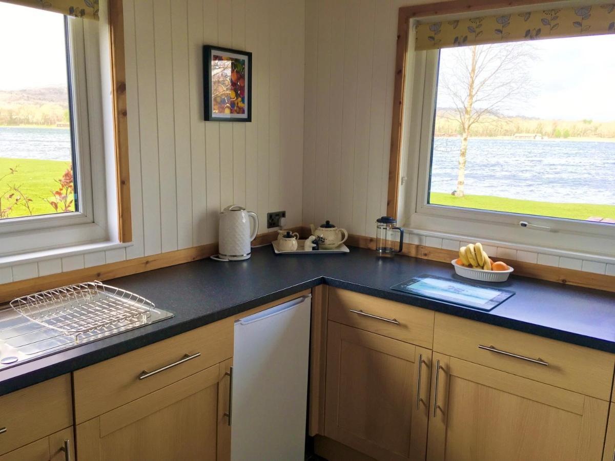 Tegid Lodge- Pine Lake Resort Carnforth Bagian luar foto