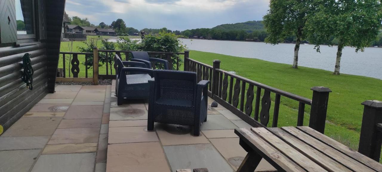 Tegid Lodge- Pine Lake Resort Carnforth Bagian luar foto